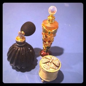 Perfume spritzer and jewelry holder